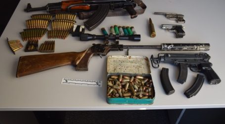 Zagrebačka policija pronašla automatski pištolj “škorpion”, pušku “kalašnjikov”, prigušivač, drogu…