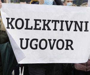 05.01.2021., Mostar - Vise stotina medicinskih djelatnika odrzalo prosvjednu setnju zahtjevajuci kolektivni ugovor. Photo: Denis Kapetanovic/PIXSELL