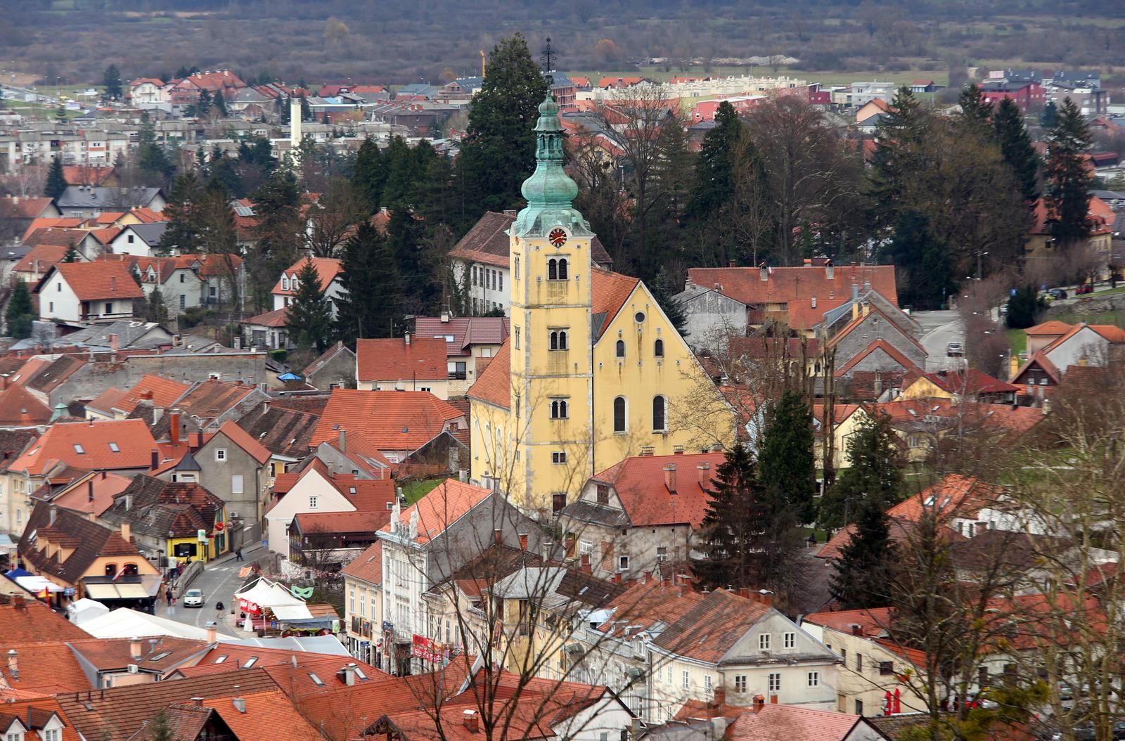 28.02.2014., Samobor - Pogled na grad s rusevina Starog grada. 
Photo: Robert Anic/PIXSELL