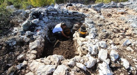 Pronađeni grobovi iz 4.st.pr.Kr.: Nastavljena arheološka istraživanja na Pelješcu