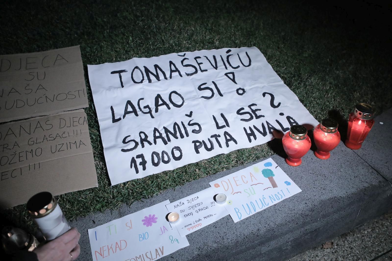 13.11.2021., Zagreb - Ispred Gradskog poglavarstva odrzan je prosvjed roditelja odgojitelja.