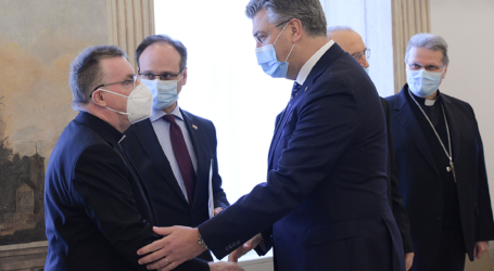 Vlada i biskupi zajedno pozivaju na cijepljenje i epidemiološku odgovornost