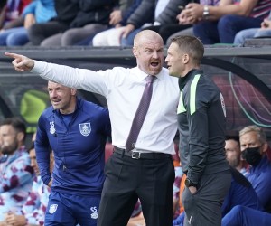 August 29, 2021, Burnley, United Kingdom: Burnley, England, 29th August 2021. Sean Dyche manager of Burnley contests a decision during the Premier League match at Turf Moor, Burnley. Picture credit should read: Andrew Yates / Sportimage(Credit Image: © Andrew Yates/CSM via ZUMA Wire) (Cal Sport Media via AP Images)