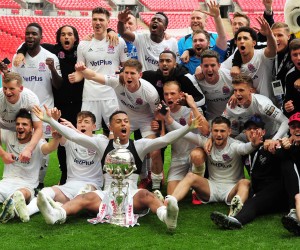 Football - 2019 Buildbase FA Trophy Final - AFC Fylde vs. Leyton Orient Fylde team celebrate with the trophy, at Wembley Stadium. COLORSPORT/ANDREW COWIE PUBLICATIONxNOTxINxUK