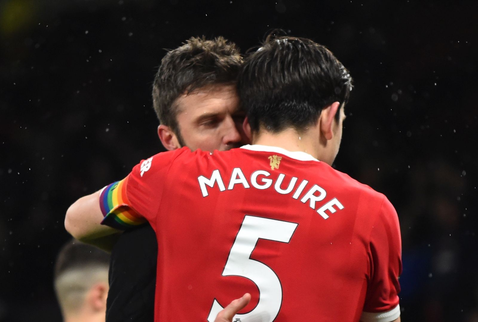 epa09617736 Manchester United's Harry Maguire (R) celebrates with manager Michael Carrick (L) after the English Premier League soccer match between Manchester United and Arsenal FC in Manchester, Britain, 02 December 2021.  EPA/PETER POWELL EDITORIAL USE ONLY. No use with unauthorized audio, video, data, fixture lists, club/league logos or 'live' services. Online in-match use limited to 120 images, no video emulation. No use in betting, games or single club/league/player publications