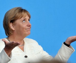 epa09618267 (17/26) (FILE) - German Chancellor Angela Merkel and CDU (Germany's Christian Democrats) frontrunner in the upcoming Bundestag elections holds up her hands as it begins to rain during her speech at an election campaign event on Norderney island, Germany, 17 August 2009 (reissued 03 December 2021). German conservative party CDU's then leader Angela Merkel was sworn in as German Chancellor on 22 November 2005, following coalition negotiations after the federal elections in Germany. Merkel, the longest-serving leader in the EU to date, was re-elected to office three times in 2009, 2013, and 2017, and announced in October 2018 that she will neither run for re-election as party chair in December 2018 nor seek a fifth term as Chancellor in the September 2021 general elections. She received her certificate of dismissal from the German president on 26 October 2021, her successor is scheduled to be sworn in between 06 and 10 December 2021.  EPA/CARMEN JASPERSEN GERMANY OUT

 ATTENTION: This Image is part of a PHOTO SET GERMANY OUT *** Local Caption *** 54818402