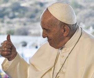 epa09623053 Pope Francis gives a thumb up before meeting refugees at the Reception and Identification Centre (RIC) in Mytilene on the island of Lesbos, Greece 05 December 2021. Pope Francis returned to the island of Lesbos, the migration flashpoint he first visited in 2016, to plead for better treatment of refugees as attitudes towards migrants harden across Europe.  EPA/LOUISA GOULIAMAKI / POOL