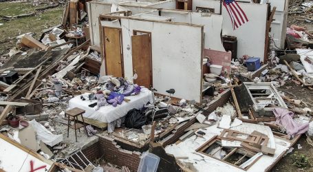 Biden posjetio tornadom razoreni Kentucky