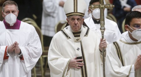 Urbi et Orbi: Papa Franjo: “Odbacimo polarizaciju, dijalogom zaliječimo podijeljeni svijet”