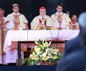 01.11.2021., Mirogoj, Zagreb - Kardinal Josip Bozanic predvodio misu na blagdan Svih svetih kod sredisnjeg kriza na Mirogoju.