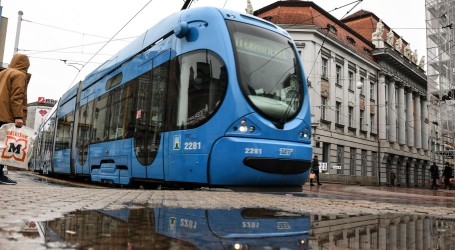 Pucnjava u Zagrebu: Propucao tri tramvaja i stanicu, pružena mu je liječnička pomoć