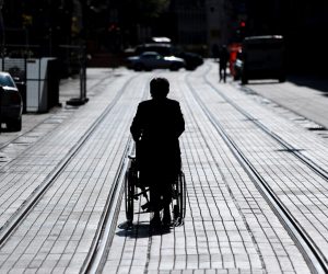 06.05.2020., Zagreb - Jurisiceva ulica. Iako je promet obustavljen invalidska kolica treba oprezno voziti izmedju tramvajskih sina. Photo: Sanjin Strukic/PIXSELL