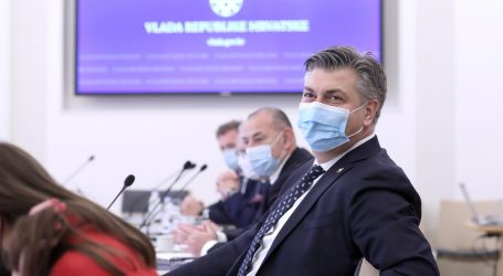 Plenković: “Pozivam sve koji su se cijepili da se prije isteka 6 mjeseci od primanja druge doze cijepe i trećom dozom”
