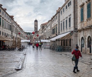11.12.2021., Stradun, Dubrovnik - Ciklonalno i kisno vrijeme danima u Dubrovniku.

 Photo: Grgo Jelavic/PIXSELL