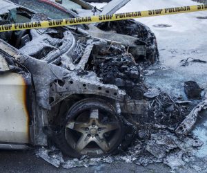 18.01.2021.,Sarajevo, Bosna i Hercegovina - Dva automobila u potpunosti su izgorjela na sarajevskoj Bascarsiji jutros oko 4 sata.
Photo: Armin Durgut/PIXSELL