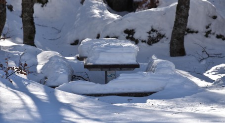 Sjever Hrvatske jutros se probudio pod snijegom, pahulje moguće i u Gorskom kotaru