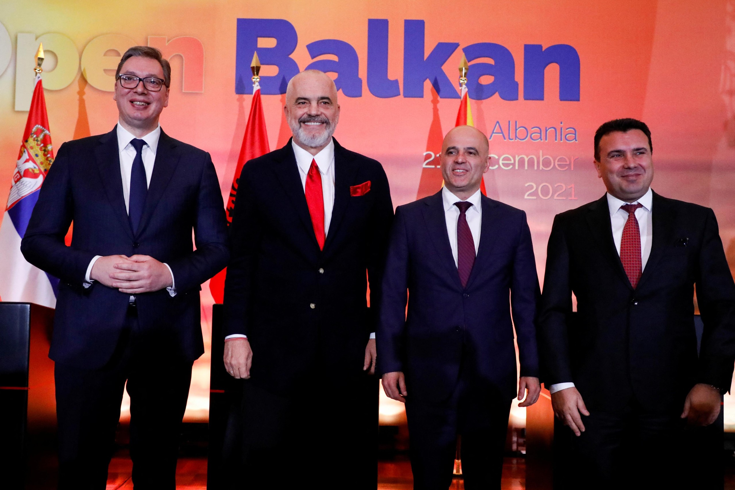 Serbian Prime Minister Aleksandar Vucic, Albanian Prime Minister Edi Rama, Deputy Minister of Finance of North Macedonia Dimitar Kovacevski and North Macedonia's Prime Minister Zoran Zaev pose for a picture after a press conference of the Open Balkan summit at the Palace of Brigades in Tirana, Albania December 21, 2021. REUTERS/Florion Goga Photo: Florion Goga/REUTERS
