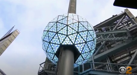 New York: Pogledajte kako svijetli novogodišnja kristalna kugla