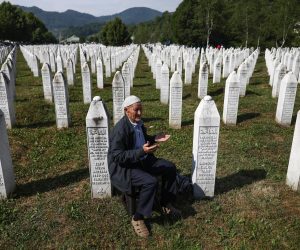 11.07.2021., Potocari, Bosna i Hercegovina -  Obitelji ubijenih u genocidu okupljaju se u Memorijalnom centru Srebrenica - Potocari gdje se molitvom prisjecaju svojih najmilijih. Danas ce ovdje biti ukopano jos 19 zrtava genocida u Srebrenici. Unatoc pandemiji virusa Covid-19 veliki broj ljudi stigao je u Potocare.
Photo: Armin Durgut/PIXSELL