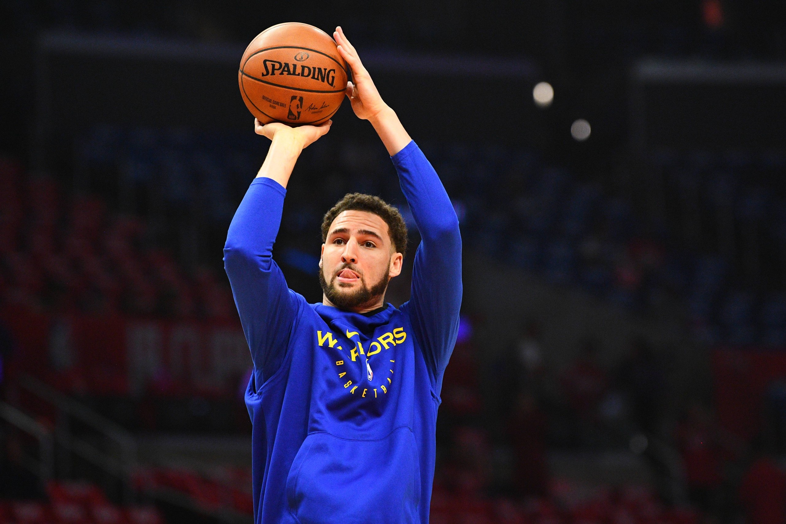 LOS ANGELES, CA - APRIL 18: Golden State Warriors Guard Klay Thompson (11) works out before game three of the first round of the 2019 NBA Basketball Herren USA Playoffs between the Golden State Warriors and the Los Angeles Clippers on April 18, 2019 at Staples Center in Las Angeles, CA.(Photo by Brian Rothmuller/Icon Sportswire) NBA: APR 18 NBA Playoffs First Round - Warriors at Clippers PUBLICATIONxINxGERxSUIxAUTxHUNxRUSxSWExNORxDENxONLY Icon190418096