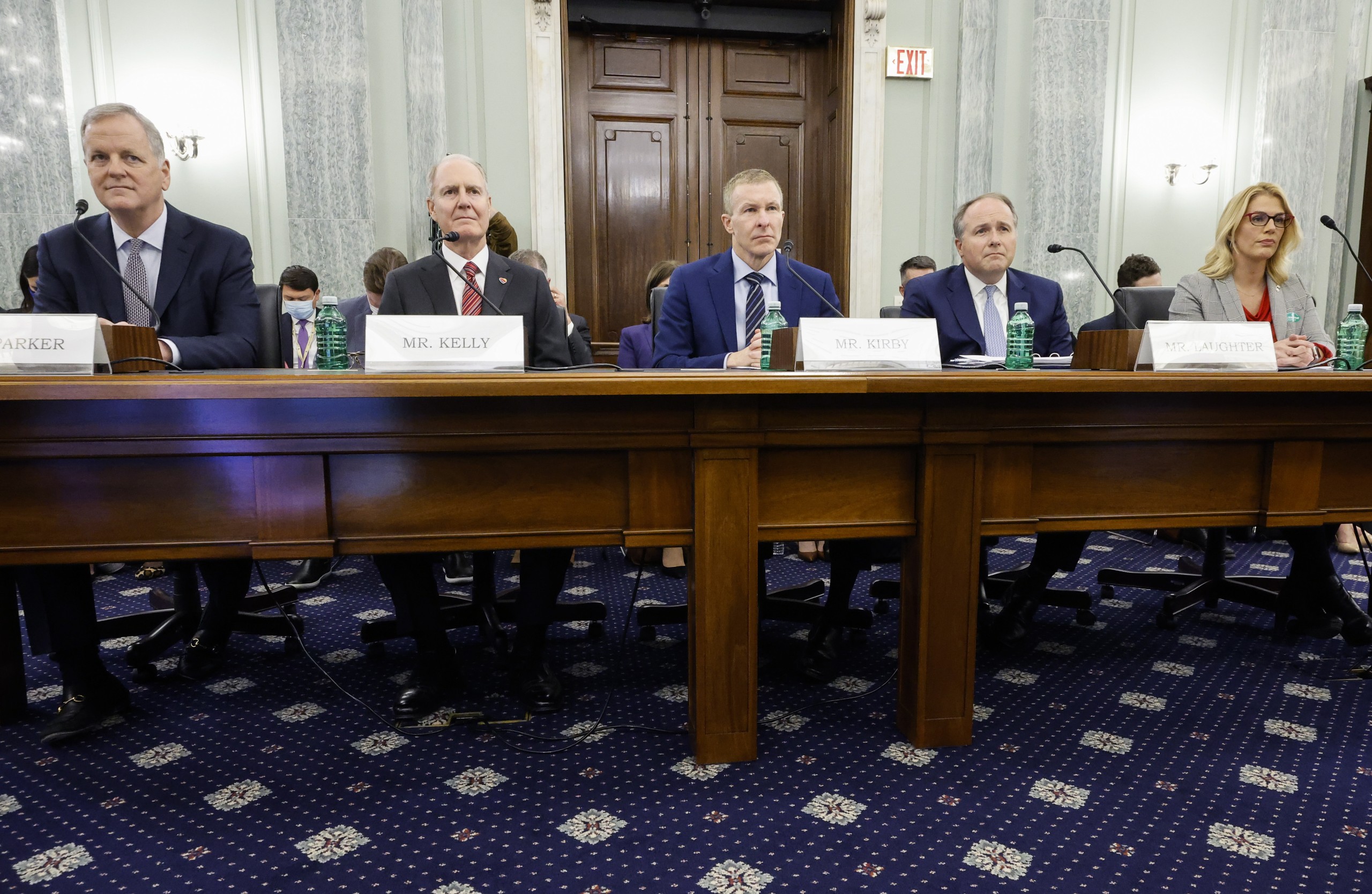 epa09644010  (L-R) American Airlines CEO Doug Parker, Southwest Airlines CEO Gary Kelly, United Airlines CEO Scott Kirby, Delta Air Lines Executive Vice President John Laughter and Association of Flight Attendants-CWA International President Sara Nelson testify before the Senate Commerce, Science, and Transportation in the Russell Senate Office Building on Capitol Hill in Washington, DC, USA, 15 December 2021. The air transportation executives testified about the current state of the US airline industry during the oversight hearing.  EPA/Chip Somodevilla / POOL