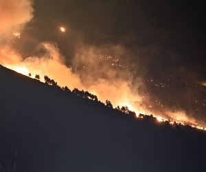 Lokva Rogoznica, 10.01.2022. Požar u Lokvi Rogoznici kraj Omiša.  foto HINA/ Mario STRMOTIC/ ms