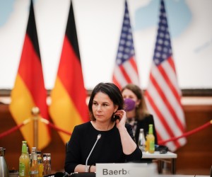 epa09696704 German Federal Minister for Foreign Affairs Annalena Baerbock chairs the Transatlantic Quad meeting with counterparts from France, United States and Britain in Berlin, Germany, 20 January 2022. Foreign ministers from Germany and France, a representative for Britain and the US State Secretary meet in Berlin to discuss the situation in Ukraine.  EPA/KAY NIETFELD / POOL