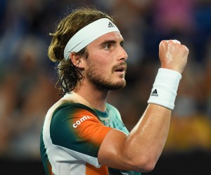 epa09706578 Stefanos Tsitsipas of Greece reacts during his fourth round singles match against Taylor Fritz of the USA at the Australian Open Grand Slam tennis tournament at Melbourne Park in Melbourne, Australia, 24 January 2022.  EPA/JAMES ROSS  AUSTRALIA AND NEW ZEALAND OUT