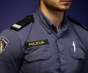 13.11.2019., Split - Djelatnik policijer Photo: Miranda Cikotic/PIXSELL