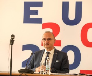 18.05.2020., Zagreb - Videokonferencija Ministara vanjskih i europskih poslova. Gordan Grlic Radman. rPhoto: Goran Stanzl/PIXSELL/EU2020HR