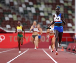 Athletics - Women's 4 x 400m Relay - Final Tokyo 2020 Olympics - Athletics - Women's 4 x 400m Relay - Final - Olympic Stadium, Tokyo, Japan - August 7, 2021. Athing Mu of the United States in action on her way to winning gold REUTERS/Lucy Nicholson LUCY NICHOLSON