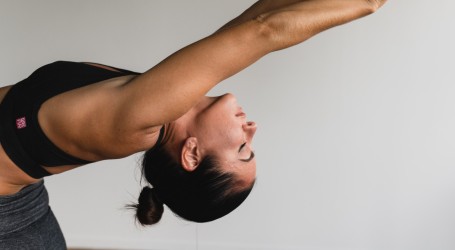 Jednostavnim vježbama riješite se boli u vratu i donjem dijelu leđa