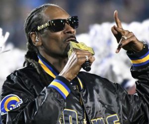 Jan 6, 2018; Los Angeles, CA, USA; Music artist Snoop Dogg performs during halftime in the NFC Wild Card playoff football game between the Los Angeles Rams and the Atlanta Falcons at Los Angeles Memorial Coliseum. Mandatory Credit: Robert Hanashiro-USA TODAY Sports