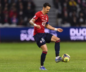 December 12, 2021, Lille, France: Lille, France - December 12: Jose Fonte of Lille passes the ball during the Ligue 1 Uber Eats match between Lille OSC and Olympique Lyonnais at Stade Pierre Mauroy on December 12, 2021 in Lille, France. (Credit Image: © Marcio Machado/ZUMA Press Wire) (Cal Sport Media via AP Images)