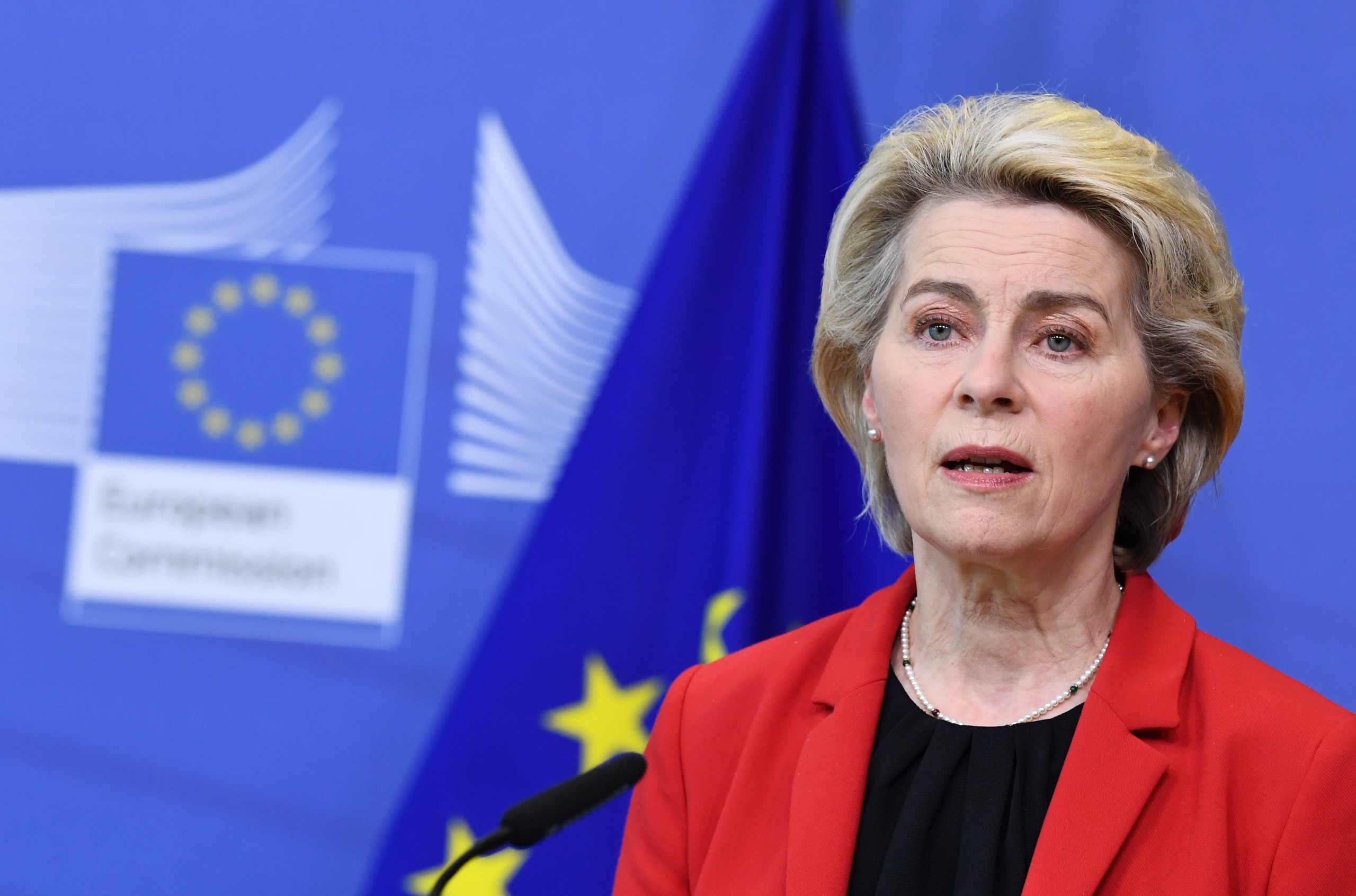 epa09706199 European Commission President Ursula von der Leyen gives a statement on Ukraine at the EU headquarters in Brussels, Belgium, 24 January 2022. The European Union aims to help Ukraine with a 1.2 billion euro financial aid package in grants and loans to mitigate the effects of the conflict with Russia, von der Leyen said.  EPA/JOHN THYS / POOL