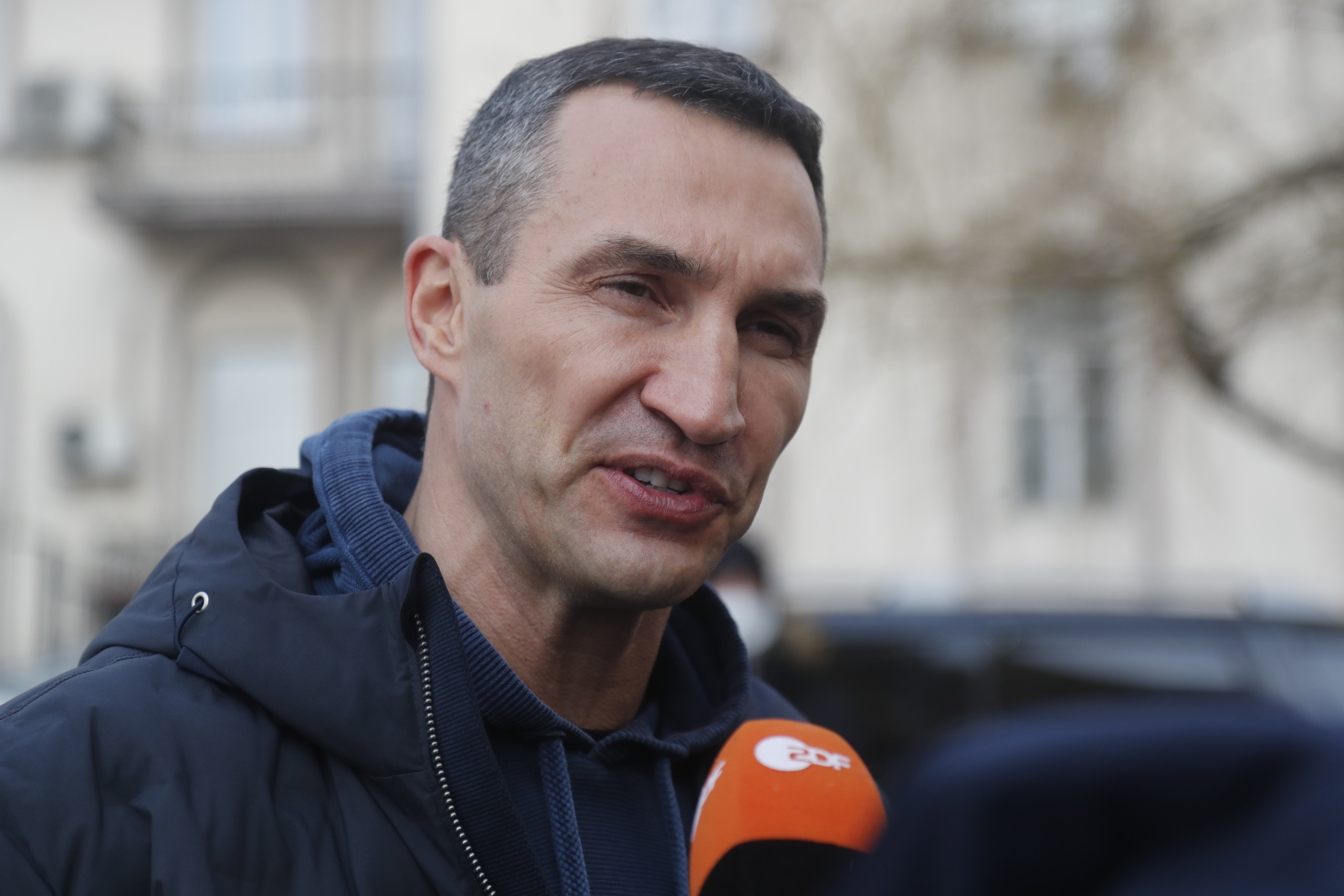epa09722878 Former Ukrainian boxer Wladimir Klitschko speaks to the media in Kiev, Ukraine, 02 February 2022. Klitschko submitted the application and documents to join the brigade of the territorial defense of the city of Kiev amid escalating tensions with Russia.  EPA/ZURAB KURTSIKIDZE