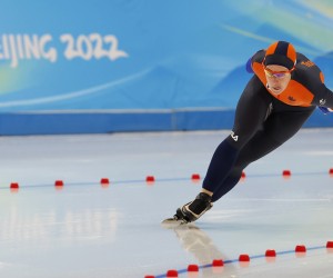 epa09734977 Ireen Wust of the Netherlands competes during the Women's Speed Skating 1,500m event at the Beijing 2022 Olympic Games in Beijing, China, 07 February 2022.  EPA/ALEX PLAVEVSKI