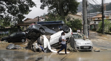 Broj žrtava bujične poplave i odrona u Petropolisu u Brazilu popeo se na 152