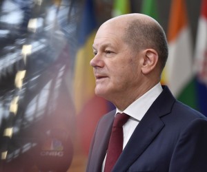 epa09766449 German Chancellor Olaf Scholz speaks with the media as he arrives for an European Union-African Union summit at the European Council building in Brussels, Belgium, 17 February 2022. European Union leaders meet with their African counterparts during a two-day summit in Brussels. The EU wants to re-engage with African nations and counter the growing influence from China and Russia across the continent.  EPA/GEERT VANDEN WIJNGAERT / POOL