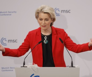 epa09770991 European Commission President Ursula von der Leyen  delivers a statement during at the 58th Munich Security Conference (MSC) in Munich, Germany, 19 February 2022. More than 500 high-level international decision-makers meet at the 58th Munich Security Conference in Munich during their annual meeting from 18 to 20 February 2022 to discuss global security issues.  EPA/RONALD WITTEK