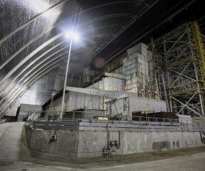epa09781714 (FILE) - The 4th block of Chernobyl Nuclear power plant under the new Safe Confinement covering in Chernobyl, Ukraine, 15 April 2021 (Reissued 24 February 2022). Ukrainian President Volodymyr Zelenskyy tweeted on 24 February that Russian forces are attempting to seize control of the Chernobyl nuclear power plant.  EPA/OLEG PETRASYUK *** Local Caption *** 56828889