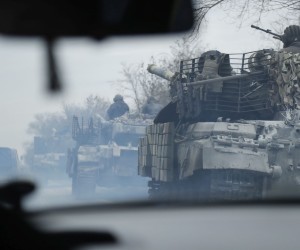 epa09783623 Ukrainian tanks moving near town of Severodonetsk east of Ukraine, 24 February 2022 (issued 25 February 2022). Russian troops entered Ukraine on 24 February prompting the country's president to declare martial law.  EPA/ZURAB KURTSIKIDZE