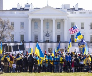 epa09790094 Ukrainian Americans march outside the White House to rally support for their country after Russia's invasion in Washington, DC, USA, 27 February 2022. Earlier in the day, Russian President Vladimir Putin escalated the conflict by placing Russian nuclear forces on 'high alert.'  EPA/JIM LO SCALZO