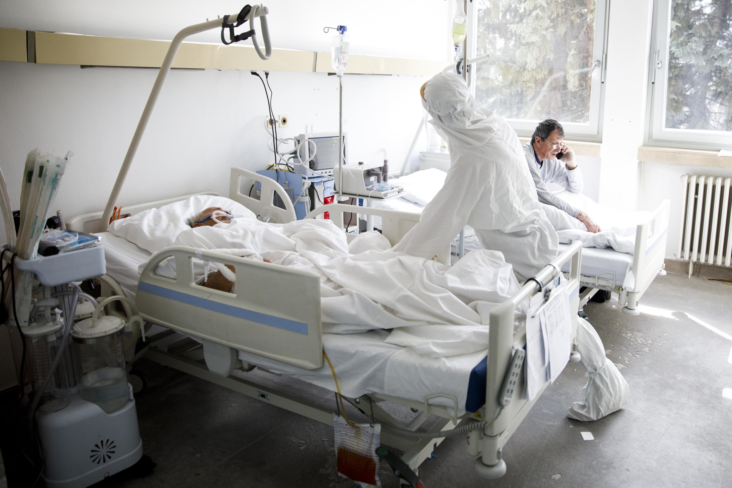02.04.2021., Sarajevo, Bosna i Hercegovina - U sarajevskoj Opcoj bolnici ukupno je 186 hospitaliziranih usljed zaraze virusom Covid-19. Ukupno 10 pacijenata je na intenzivnoj njezi, a cetiri na respiratoru. 1. travnja je, nakon dugo vremena, bio prvi dan bez smrtnih slucajeva.rPhoto: Armin Durgut/PIXSELL