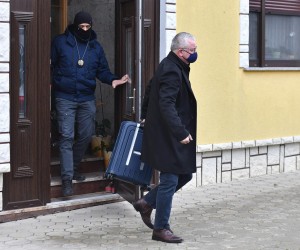 19.02.2022., Donja Dubrava - Ministar Darko Horvat napustio kuću u pratnji policije. Photo: Vjeran Zganec Rogulja/PIXSELL