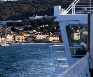 21.01.2022., Supetar - Pogled s trajekta na putu iz Supetra u Split.
     Photo: Miroslav Lelas/PIXSELL