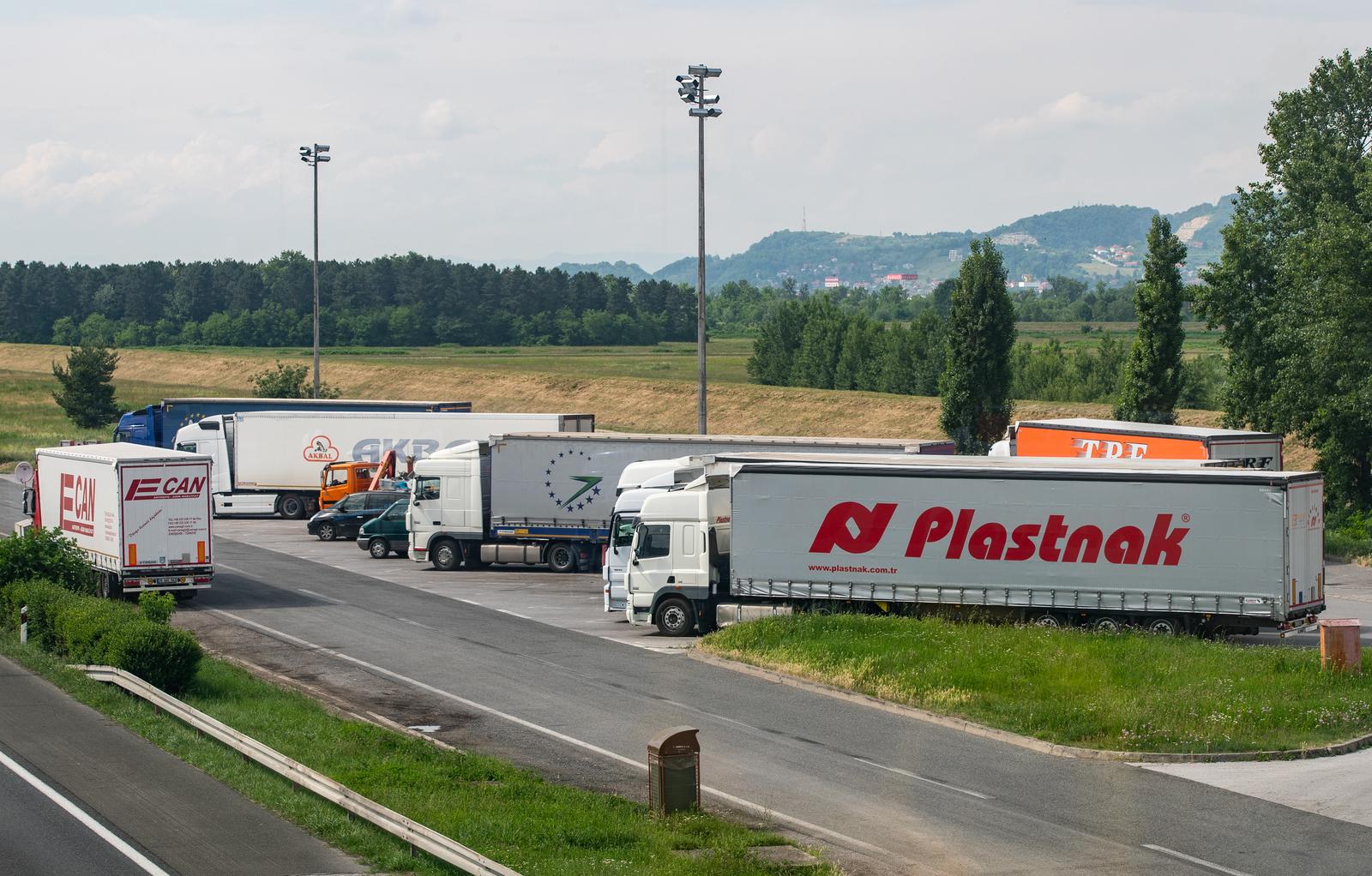22.05.2018., Zagreb - Kamioni parkirani na parkiralistu za kamione kod Motela Plitvice."nPhoto: Davor Puklavec/PIXSELL