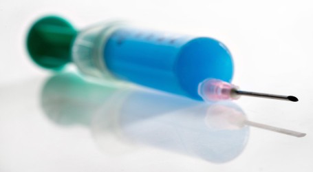 ŠOKANTNO OTKRIĆE 2020.: ‘Veledrogerije nas podmuklo ucjenjuju da masno naplate preskupa cjepiva za djecu pred istekom trajanja’