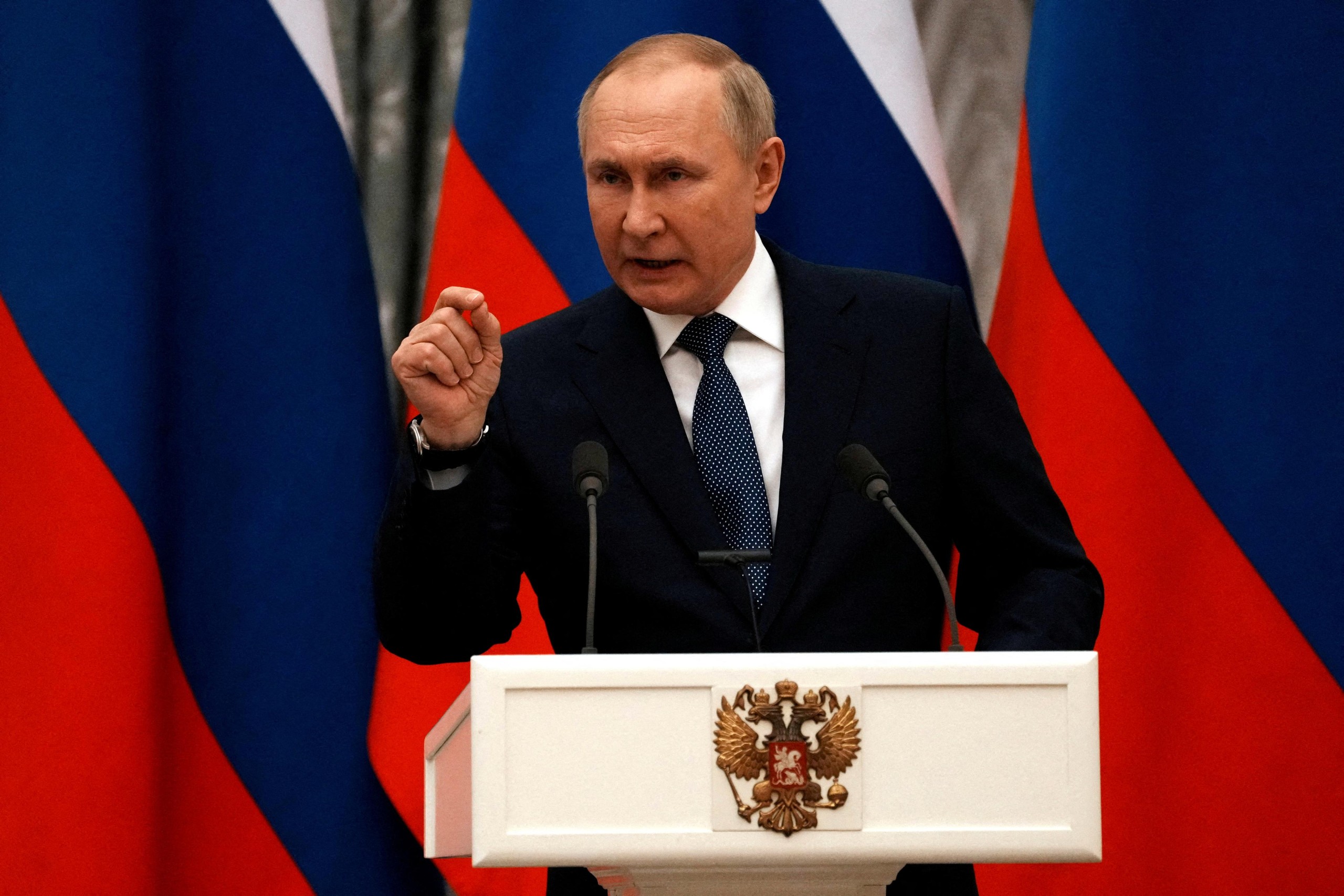 FILE PHOTO: Russian President Vladimir Putin gestures during a press conference with French President Emmanuel Macron, in Moscow, Russia, February 7, 2022. Thibault Camus/Pool via REUTERS/File Photo Photo: POOL/REUTERS