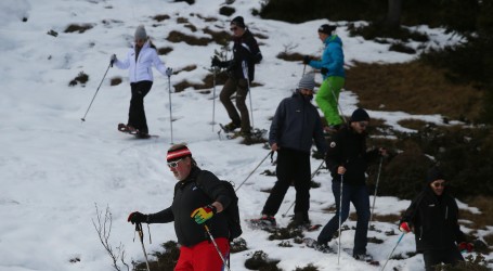 Ohio: U Summit Metro parku turistima nude krplje za hodanje po snijegu